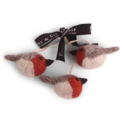 En Gry & Sif - three tiny robins