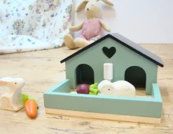 Little Wooden Bunny House