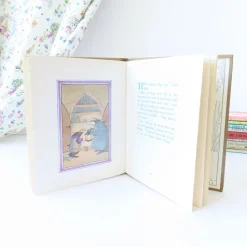 VINTAGE book - Moldy warp the Mole (1975)